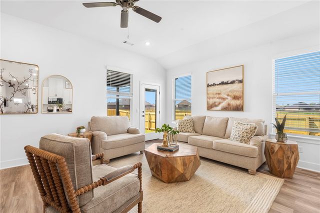 492 W Canada Drive, Farmington, AR 72730