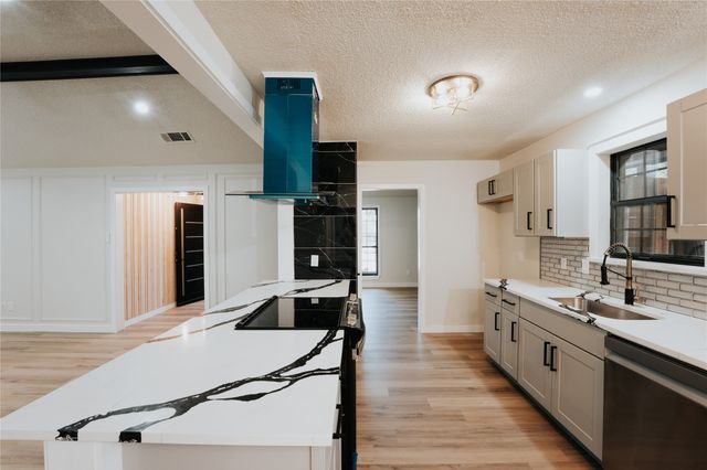 2208 San Simeon Place, Carrollton, TX 75006