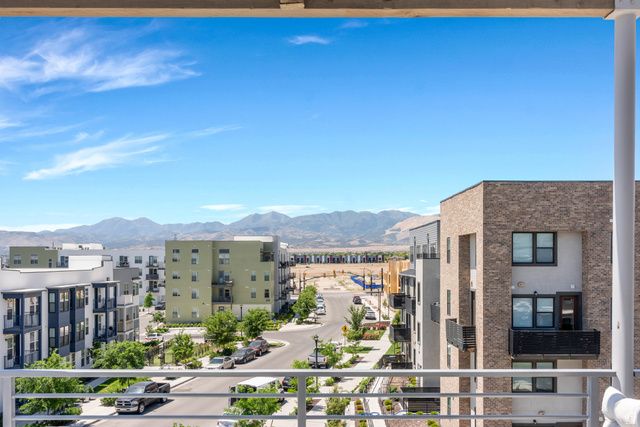 11241 S FREESTONE RD, South Jordan, UT 84009