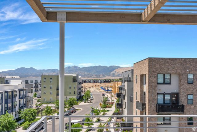 11241 S FREESTONE RD, South Jordan, UT 84009