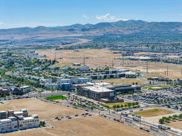 11241 S FREESTONE RD, South Jordan, UT 84009