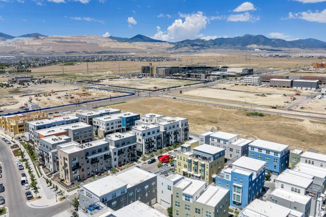 11241 S FREESTONE RD, South Jordan, UT 84009