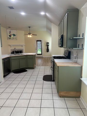 13740 Village Vista Drive, Fort Worth, TX 76052