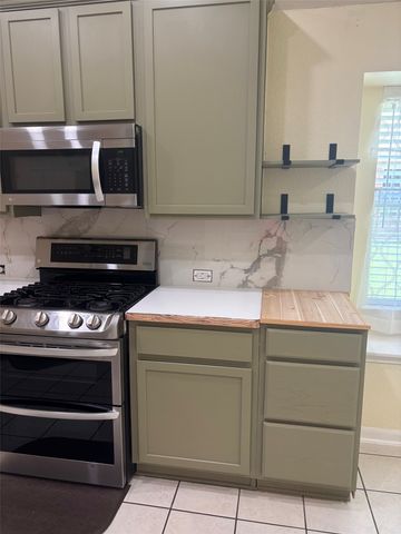 13740 Village Vista Drive, Fort Worth, TX 76052