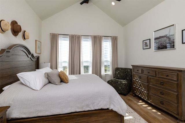 258 Motes Court, Runaway Bay, TX 76426