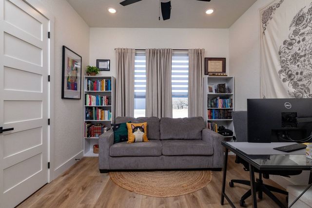 258 Motes Court, Runaway Bay, TX 76426