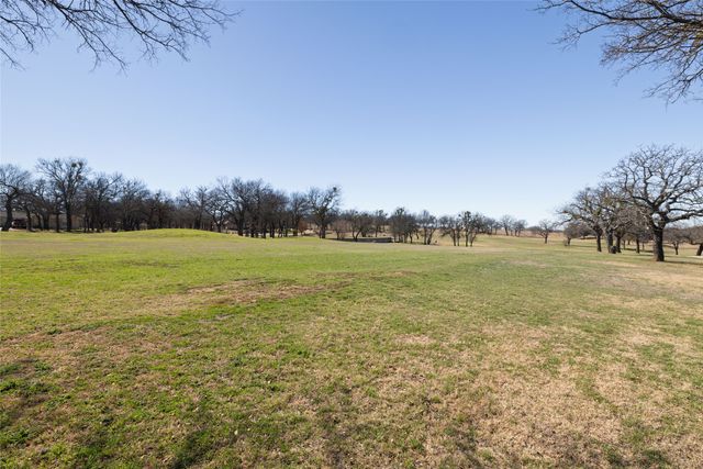 258 Motes Court, Runaway Bay, TX 76426