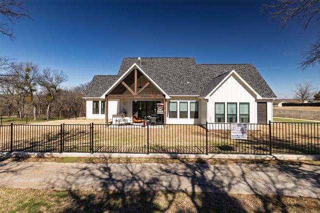 258 Motes Court, Runaway Bay, TX 76426