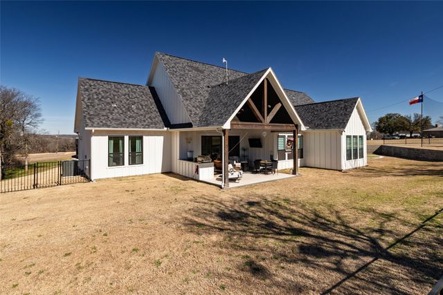 258 Motes Court, Runaway Bay, TX 76426