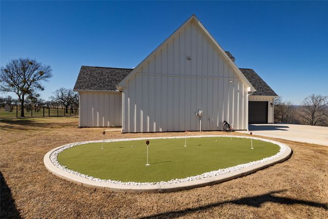 258 Motes Court, Runaway Bay, TX 76426