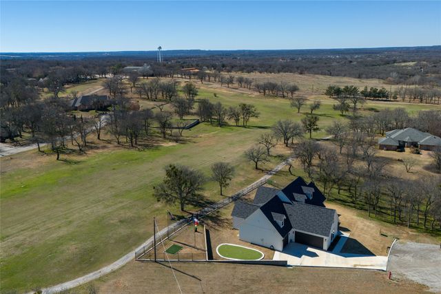 258 Motes Court, Runaway Bay, TX 76426