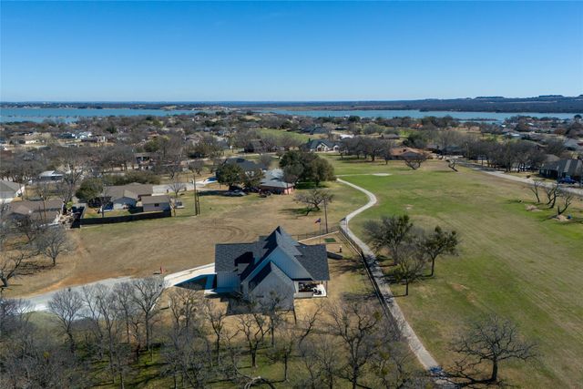 258 Motes Court, Runaway Bay, TX 76426