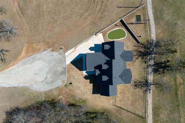 258 Motes Court, Runaway Bay, TX 76426