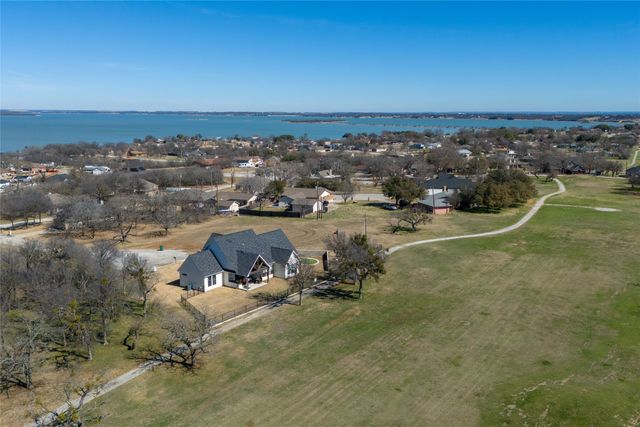 258 Motes Court, Runaway Bay, TX 76426