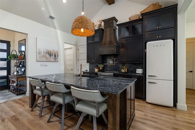 258 Motes Court, Runaway Bay, TX 76426