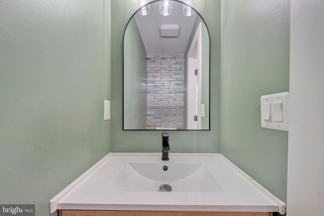 217 JEFFERSON ST NW, Washington, DC 20011