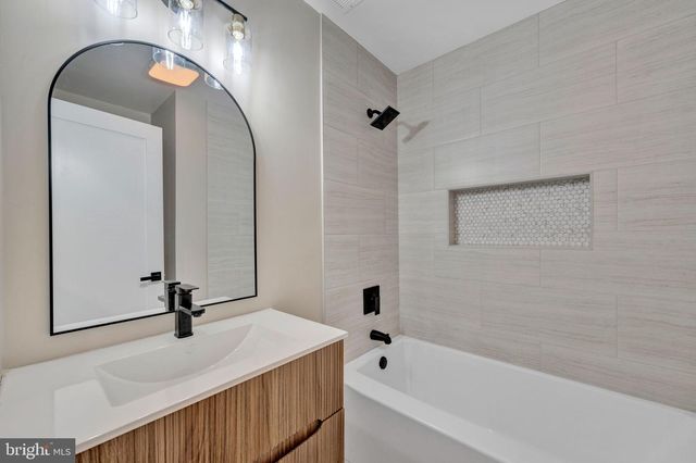 217 JEFFERSON ST NW, Washington, DC 20011