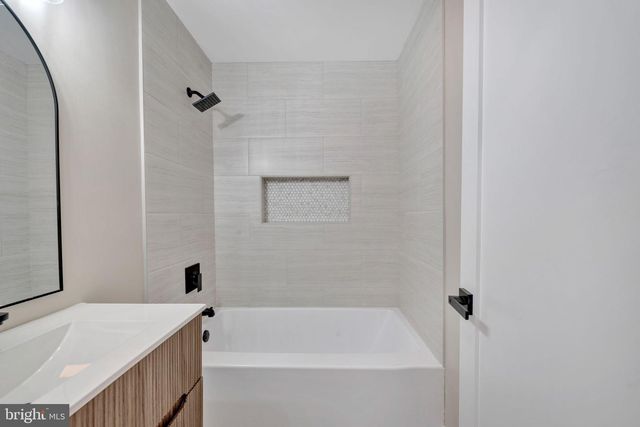 217 JEFFERSON ST NW, Washington, DC 20011