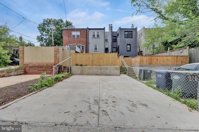 217 JEFFERSON ST NW, Washington, DC 20011