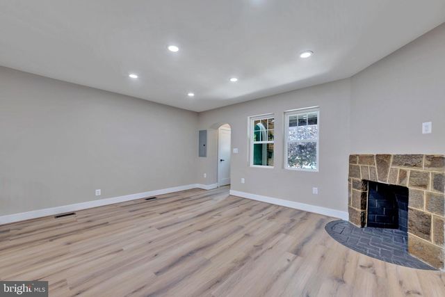 217 JEFFERSON ST NW, Washington, DC 20011