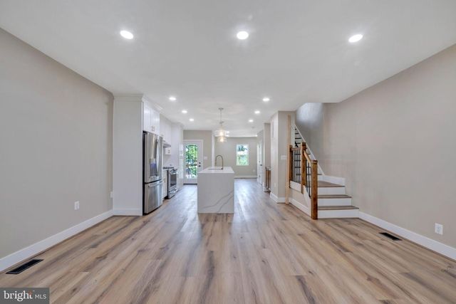 217 JEFFERSON ST NW, Washington, DC 20011