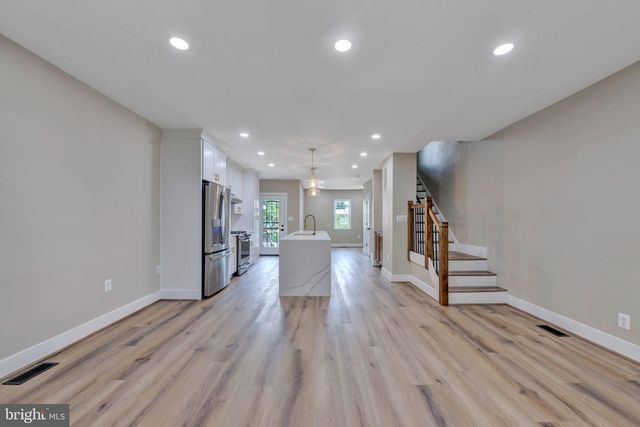 217 JEFFERSON ST NW, Washington, DC 20011