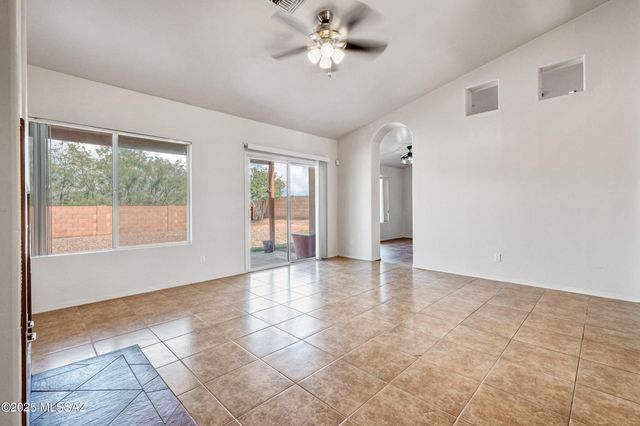 403 Via Capri, Rio Rico, AZ 85648