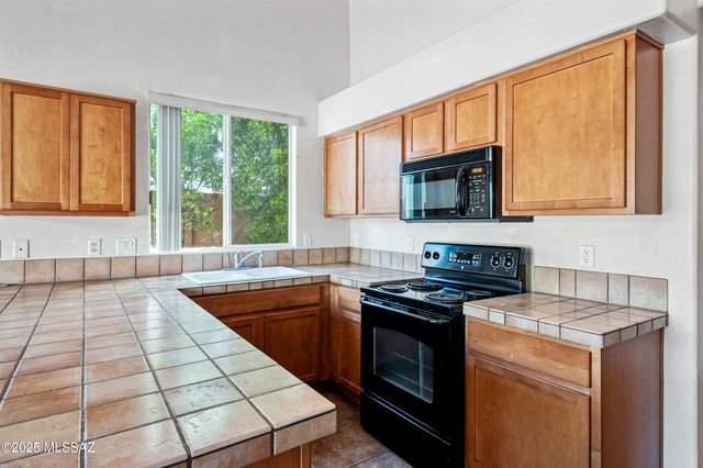 403 Via Capri, Rio Rico, AZ 85648