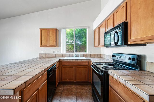 403 Via Capri, Rio Rico, AZ 85648