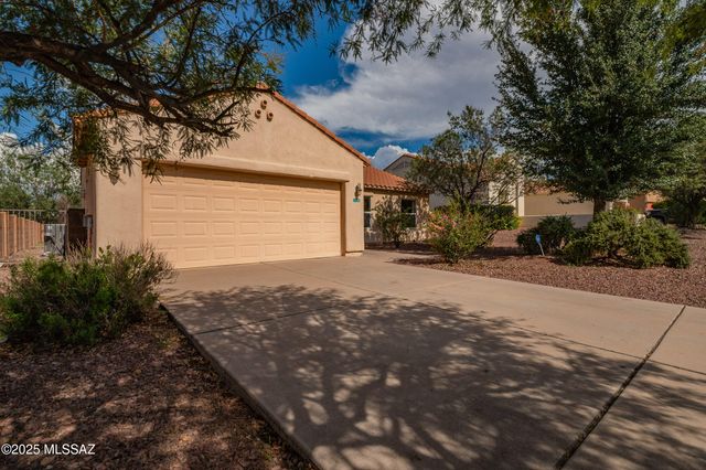 403 Via Capri, Rio Rico, AZ 85648