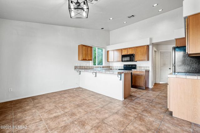 403 Via Capri, Rio Rico, AZ 85648