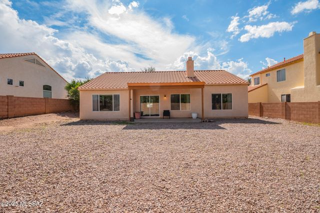 403 Via Capri, Rio Rico, AZ 85648