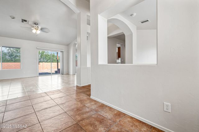 403 Via Capri, Rio Rico, AZ 85648