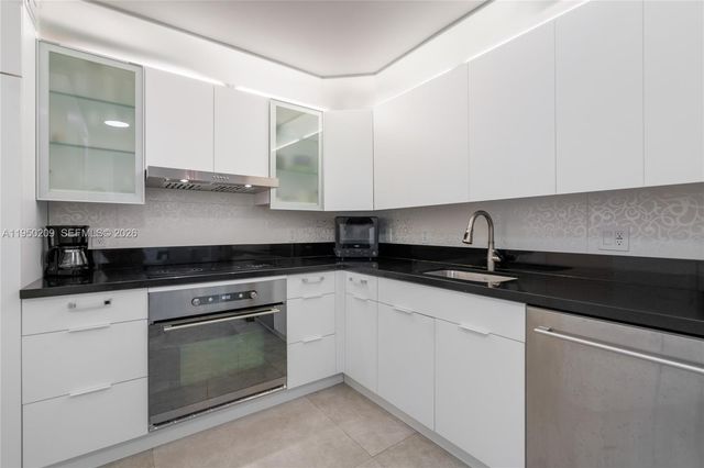 5750 Collins Ave 15E, Miami Beach, FL 33140