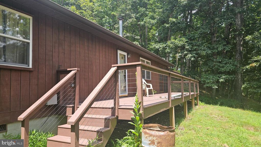 168 PIONEER TRL, Great Cacapon, WV 25422