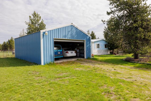 10911 E LAUREL Rd, Elk, WA 99009