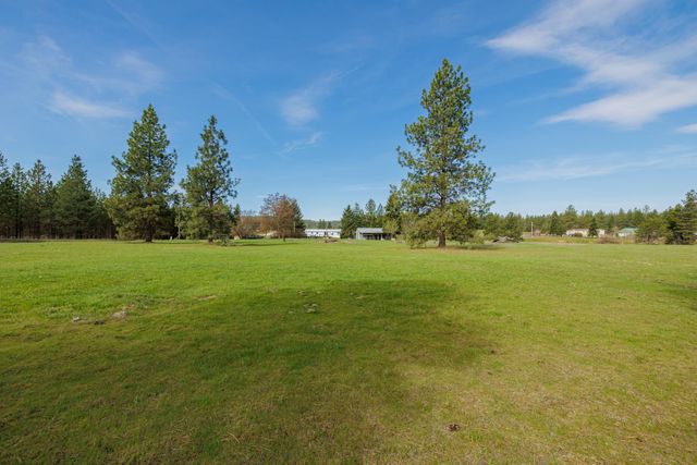 10911 E LAUREL Rd, Elk, WA 99009