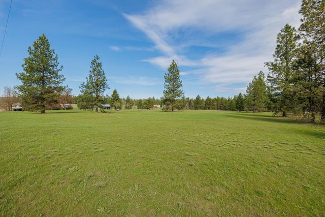 10911 E LAUREL Rd, Elk, WA 99009