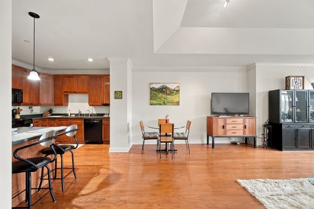 40 Prairie Park Drive 312, Wheeling, IL 60090