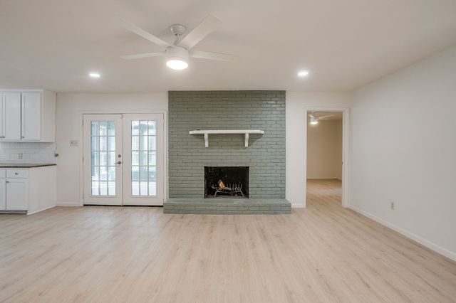 7325 Trimble Drive, Fort Worth, TX 76134