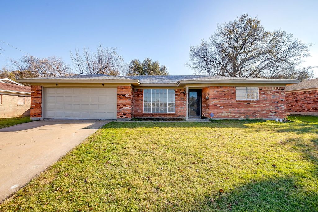 7325 Trimble Drive, Fort Worth, TX 76134