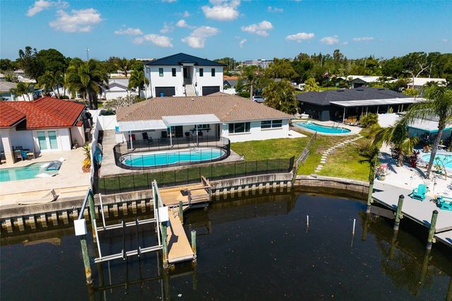 9773 1ST STREET NE, St Petersburg, FL 33702