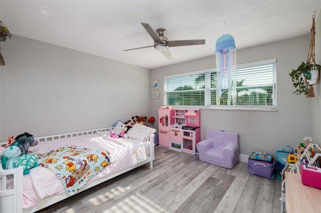 9773 1ST STREET NE, St Petersburg, FL 33702