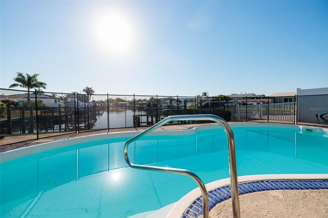 9773 1ST STREET NE, St Petersburg, FL 33702