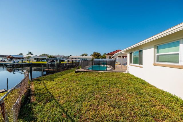 9773 1ST STREET NE, St Petersburg, FL 33702