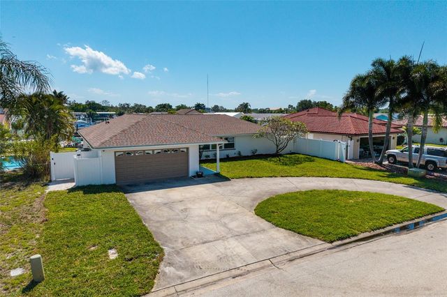 9773 1ST STREET NE, St Petersburg, FL 33702