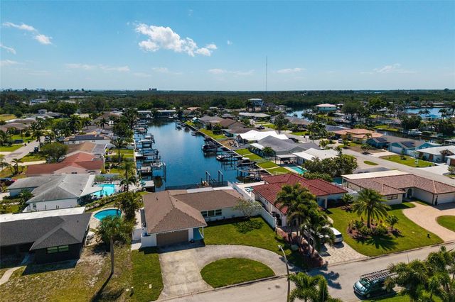 9773 1ST STREET NE, St Petersburg, FL 33702