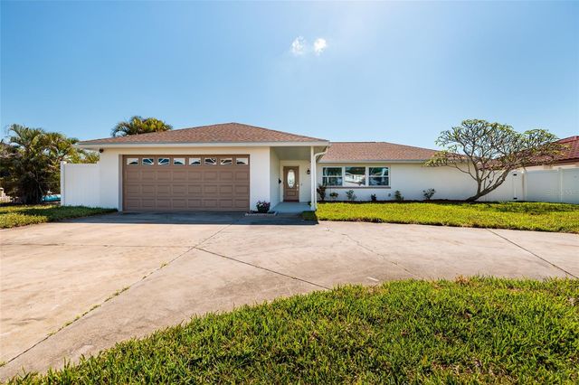 9773 1ST STREET NE, St Petersburg, FL 33702