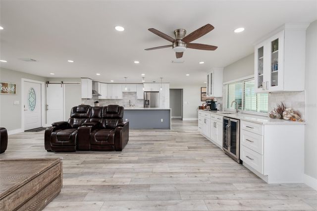 9773 1ST STREET NE, St Petersburg, FL 33702