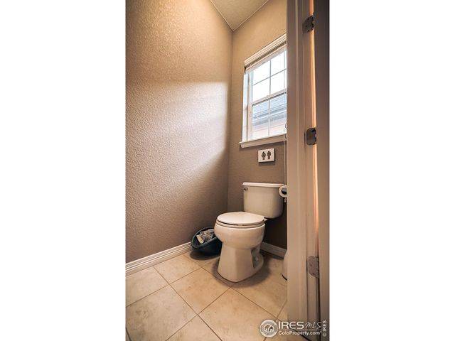 2083 Vineyard Dr, Windsor, CO 80550